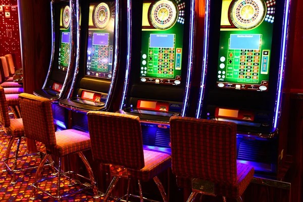 Shio Table live-dealer studio with zodiac animal grid and betting interface